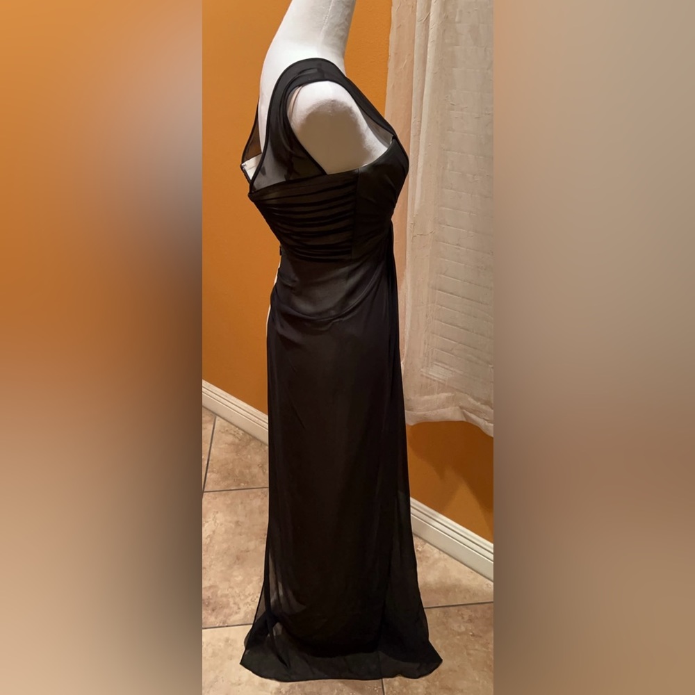 BCBG MAXAZRIA |  Women’s Evening Gown Dress Sleeveless Size 0 - Picture 6 of 10